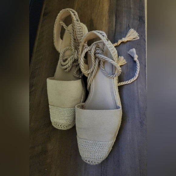ESPADRILLES LACE UP - Picture 9 of 10